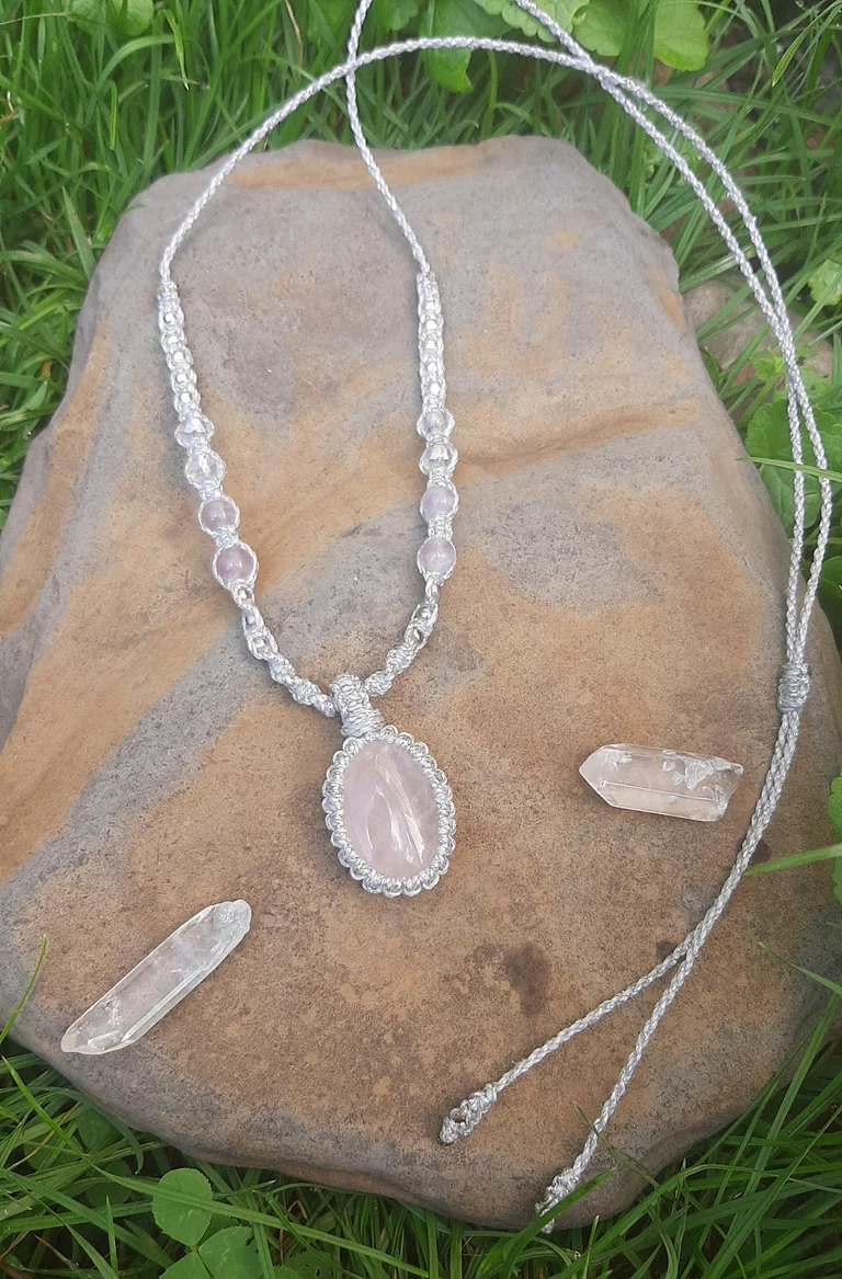 Rose Quartz & Amethyst macrame necklace